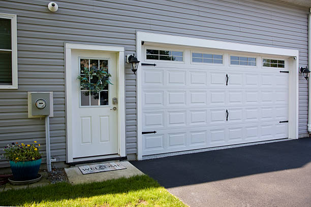 24/7 Emergency Garage Door Panel Replacement experts in Presidio, TX